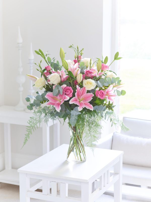 Rosa Sophistication Rose, Lily Y Lisianthus Jarron