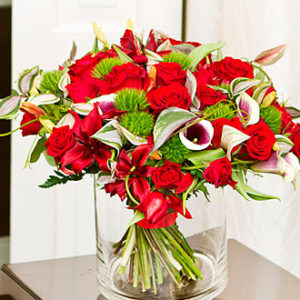 Luxurious Bouquet with Re
